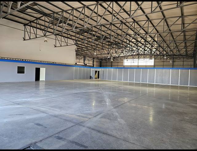 2,294M² WAREHOUSE TO LET IN COSMO BUSINESS PARK